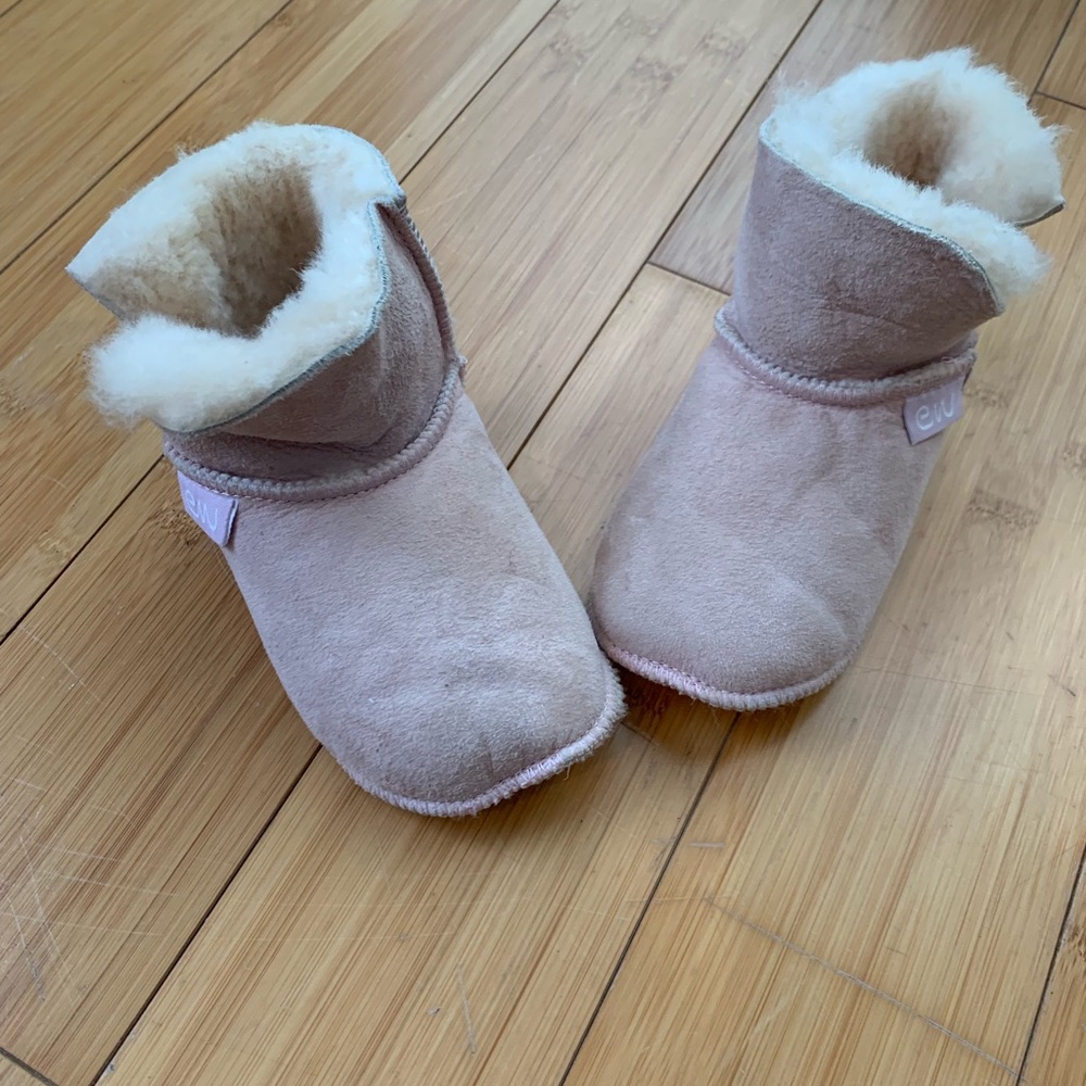 EMU toddler sheepskin booties Dusty Rose sz L